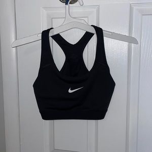 Md. Nike Dri-Fit Sports Bra